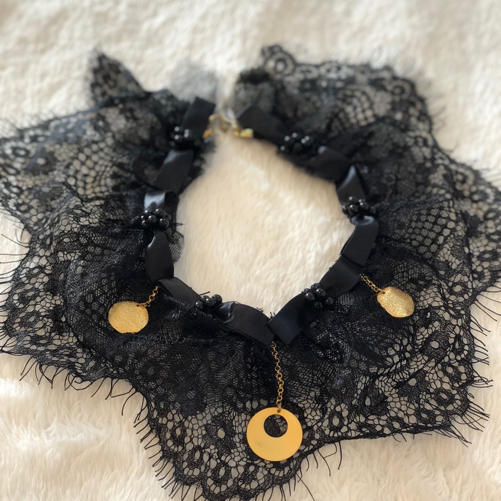 Choker & brass
